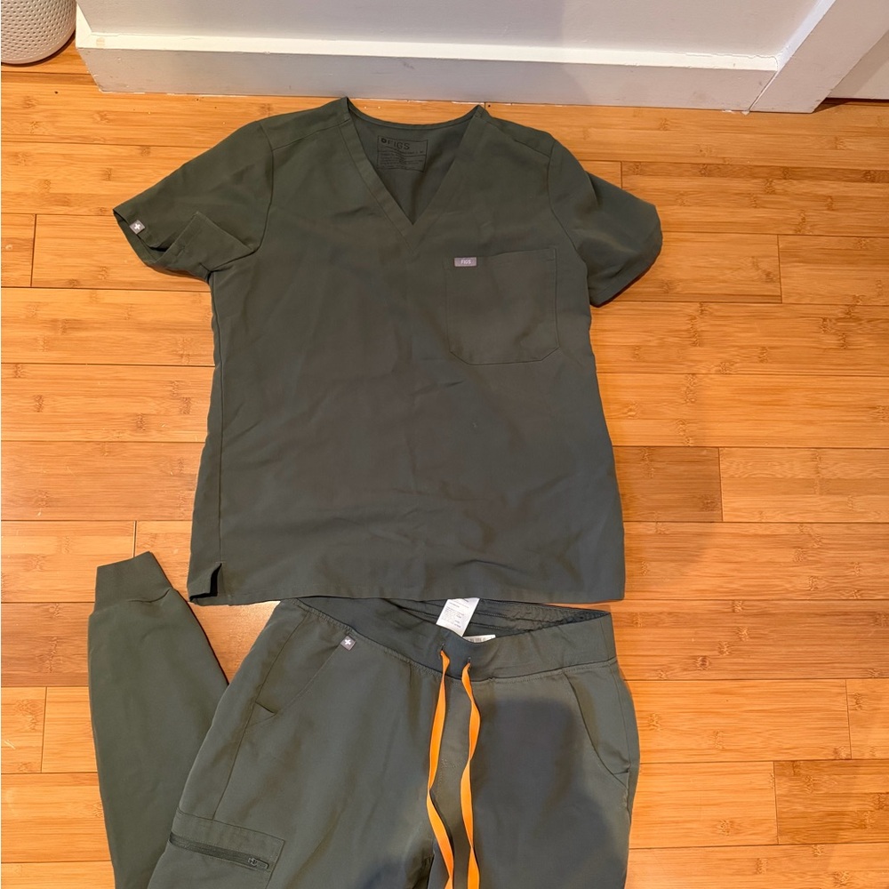 Figs Dark Green Women's Scrub Set